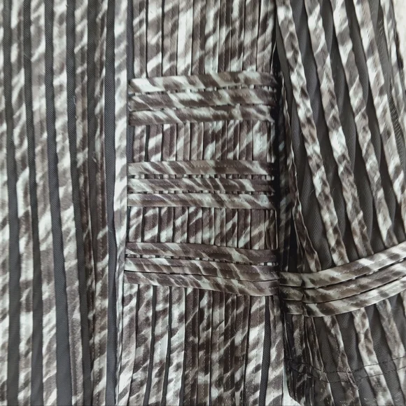 Chico's Julianne Jacket Zip Up Stretchy Boho Lightweight Sexy Shiny Mesh Animal - Picture 8 of 12